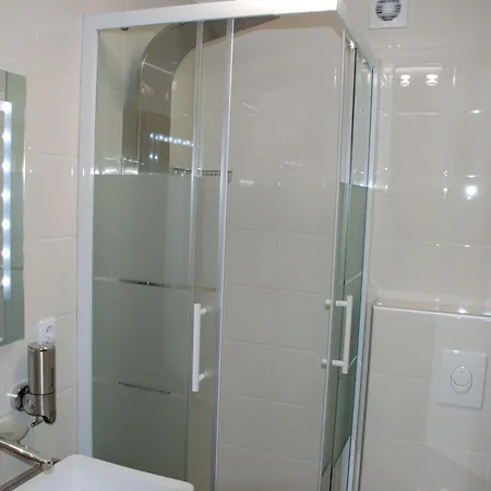 ホテル Roessle 3*